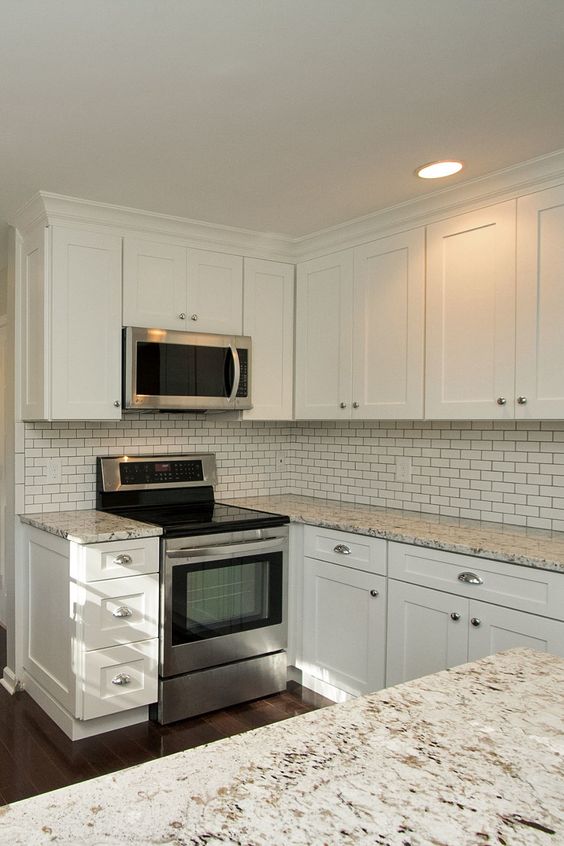 Stunning Backsplash Ideas For White Cabinets And Granite Countertops