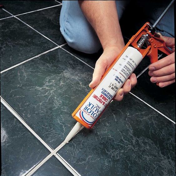 How to Properly Caulk Between Granite Backsplash and Wall for a Seamless Finish