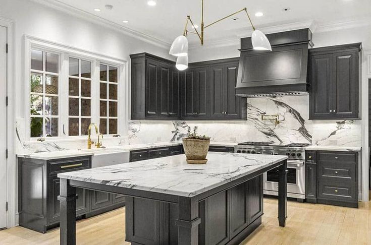 Stylish Kitchen Cabinets with Quartz Countertops - Upgrade Your Space Today | HOME CABINET EXPERT