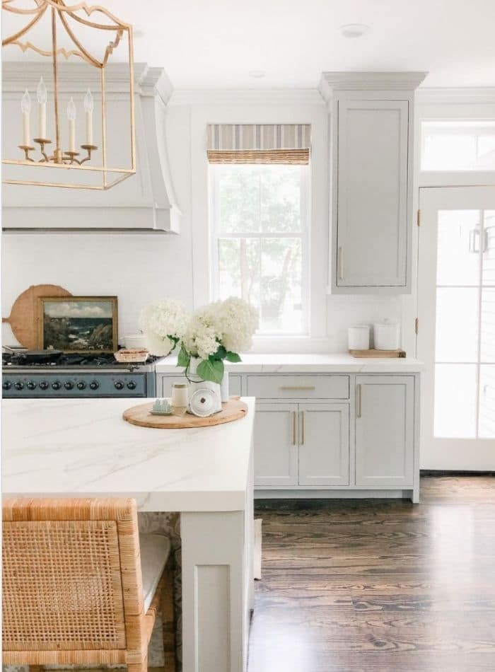 Pairing Agreeable Gray Walls with Alabaster Cabinets