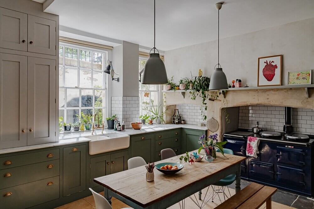 5 Olive Green Cabinet Design Ideas for a Farmhouse Kitchen