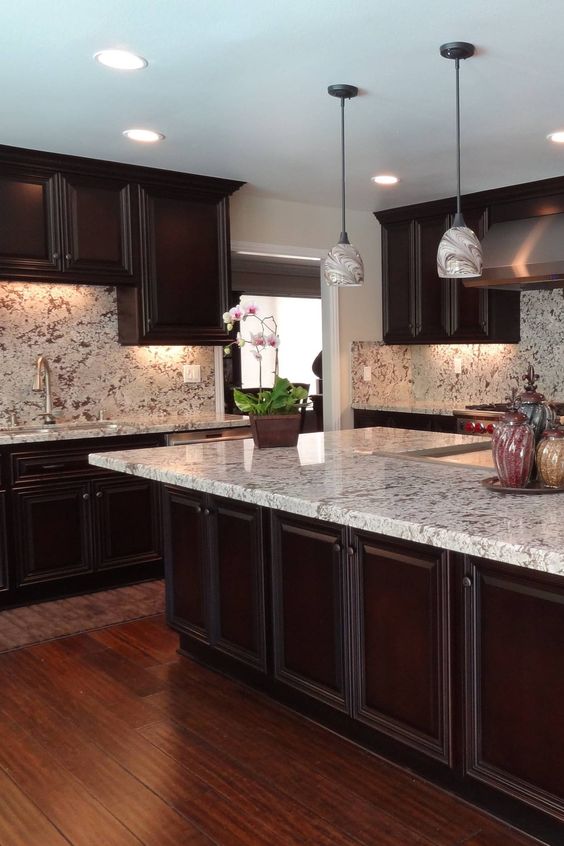 Best Color Combinations for Countertops with Brown Cabinets: A ...