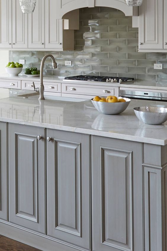 Stylish and Modern Light Grey Cabinets Kitchen
