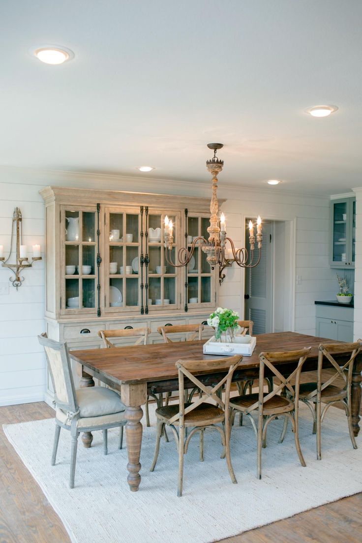 Stylish and Rustic Farmhouse Dining Room Lighting Ideas Inspired by ...