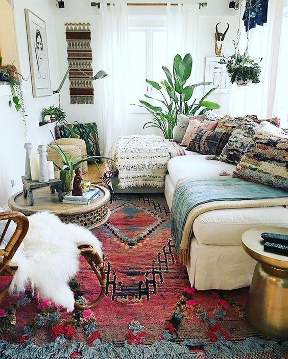What are the 2024 color trends in the Boho Chic Palette? - HOME CABINET ...