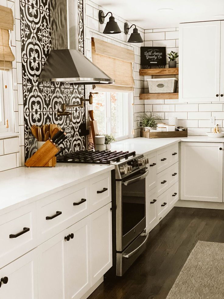 Farmhouse Kitchen Reveal: 10 High-End Highlights for 2023 | HOME ...